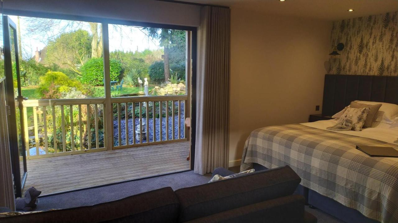 Thatched Eaves Bed & Breakfast Ibsley