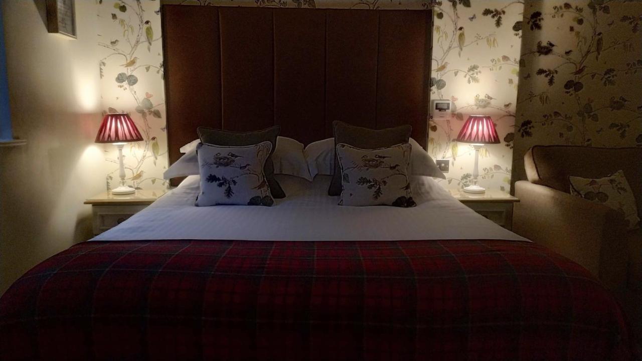 Bed & Breakfast Thatched Eaves Ibsley